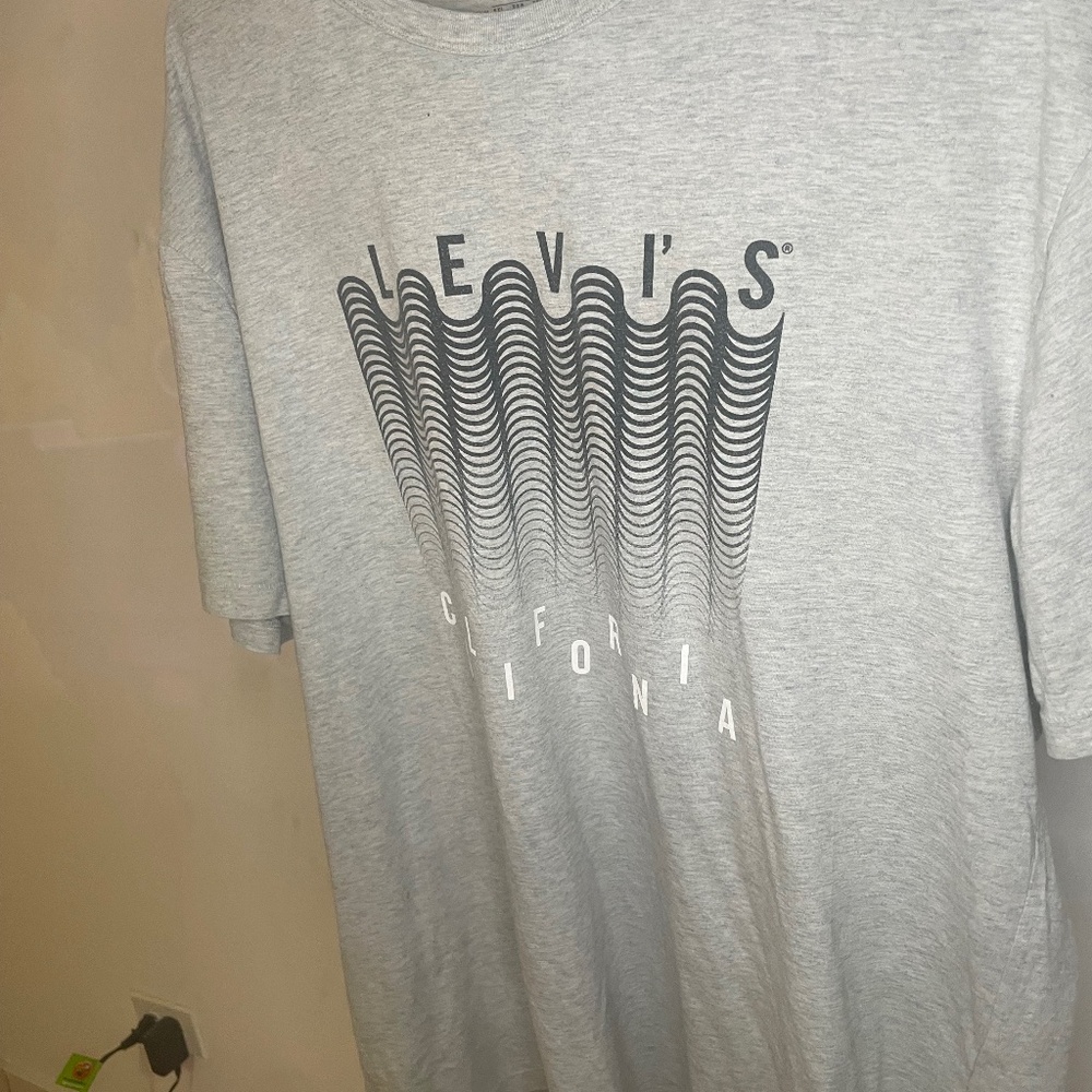 Levi T-Shirt